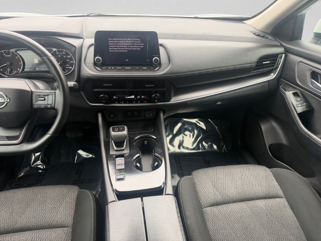 Used 2025 Nissan Rogue SV FWD image 12
