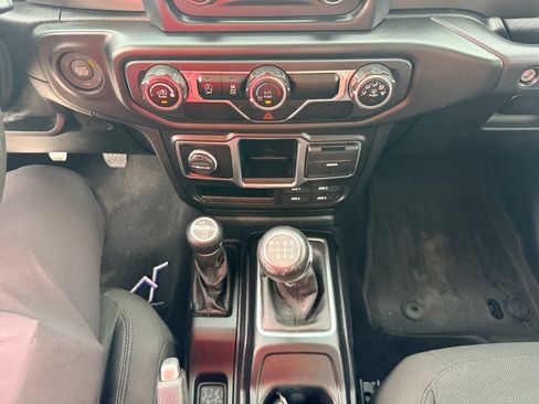Used 2020 Jeep Gladiator Sport w/ Trailer Tow Package AWD/4WD image 27