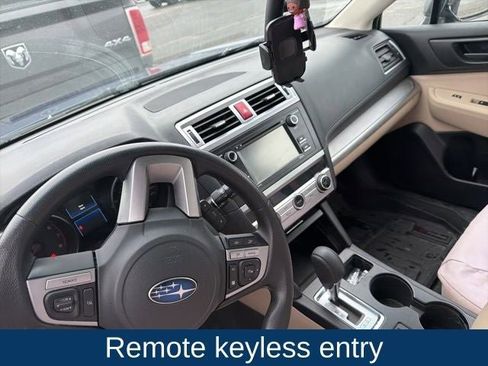Used 2017 Subaru Outback 2.5i image 10