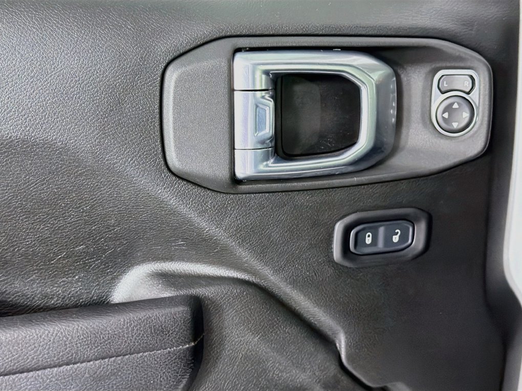Used 2021 Jeep Wrangler Unlimited Rubicon AWD/4WD image 23