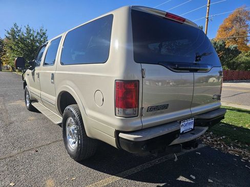 Used 2004 Ford Excursion Limited image 3