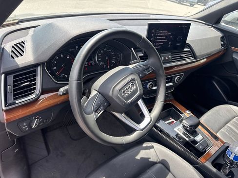 Used 2023 Audi Q5 2.0T Premium w/ Convenience Package AWD/4WD image 4