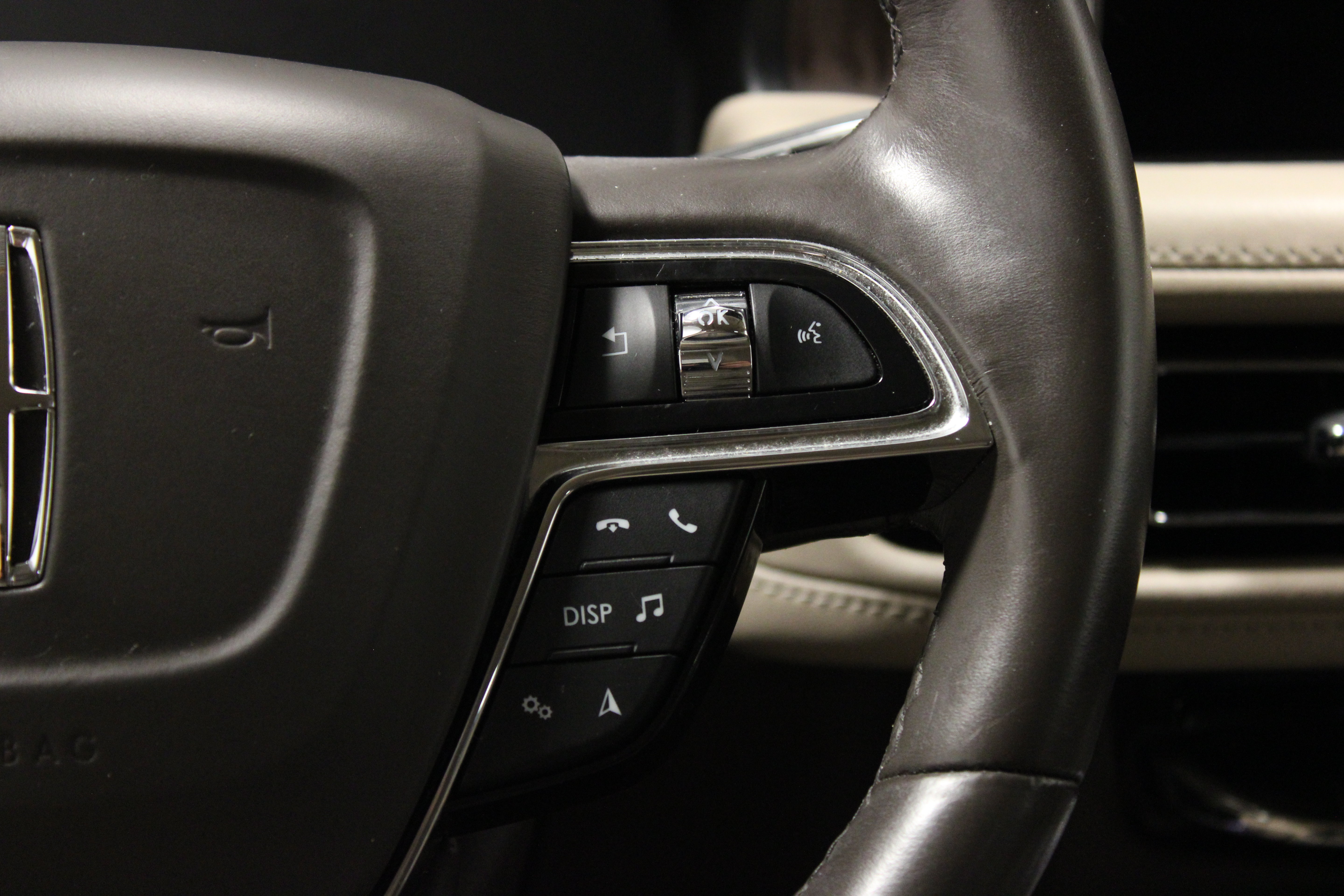 Used 2022 Lincoln Nautilus Reserve AWD/4WD image 24