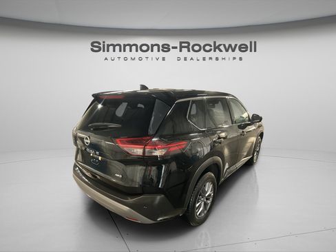 Used 2023 Nissan Rogue S image 9