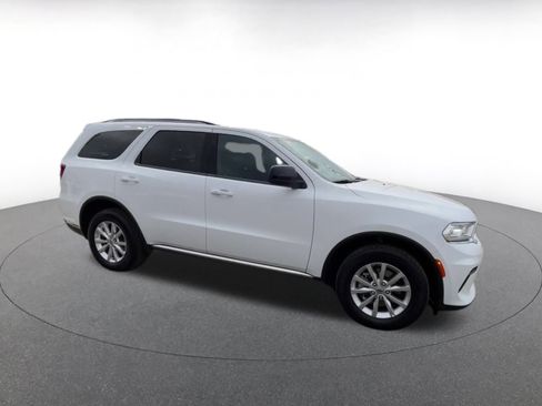 Used 2024 Dodge Durango SXT image 2