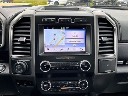 Used 2019 Ford Expedition XLT w/ Equipment Group 202A AWD/4WD image 34