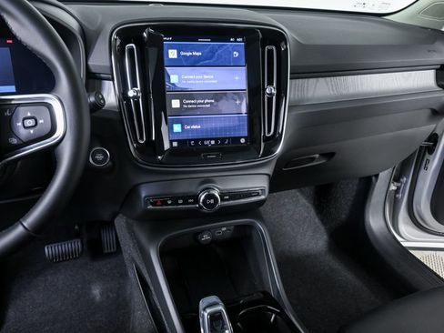 Certified 2025 Volvo XC40 B5 Plus image 14