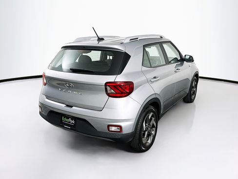 Used 2025 Hyundai Venue SEL image 9