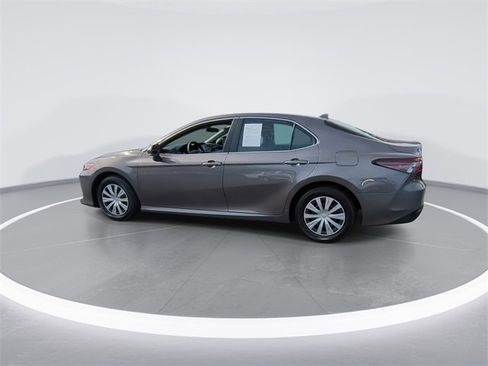 Used 2023 Toyota Camry LE image 5