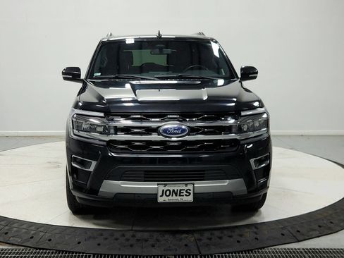 Used 2024 Ford Expedition Limited AWD/4WD image 3