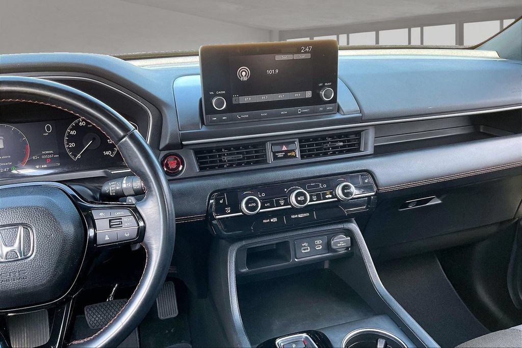 Certified 2025 Honda Pilot Sport image 9