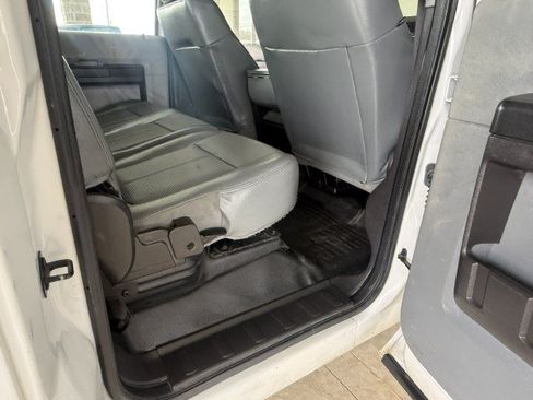Used 2015 Ford F550 2WD Crew Cab Super Duty image 26