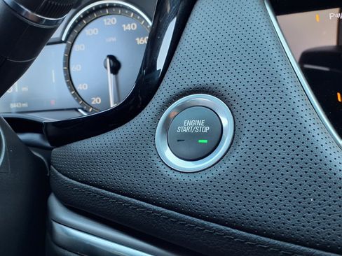 Used 2025 Cadillac XT5 Luxury FWD image 19