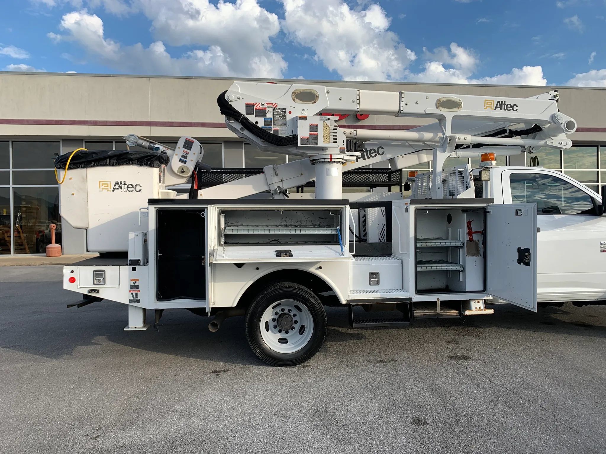 Used 2018 RAM 5500 Tradesman w/ Power & Remote Entry Group AWD/4WD image 28