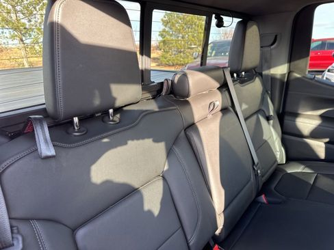 Used 2021 Chevrolet Silverado 1500 LT Trail Boss w/ Convenience Package II image 25