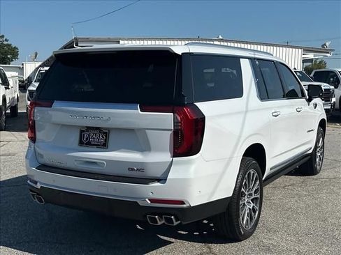 New 2026 GMC Yukon XL Denali w/ Denali Reserve Package AWD/4WD image 13