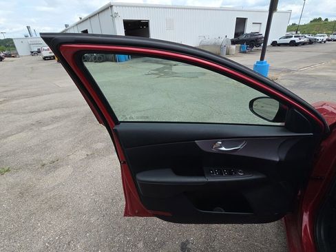 Used 2024 Kia Forte LXS w/ LXS Technology Package FWD image 7
