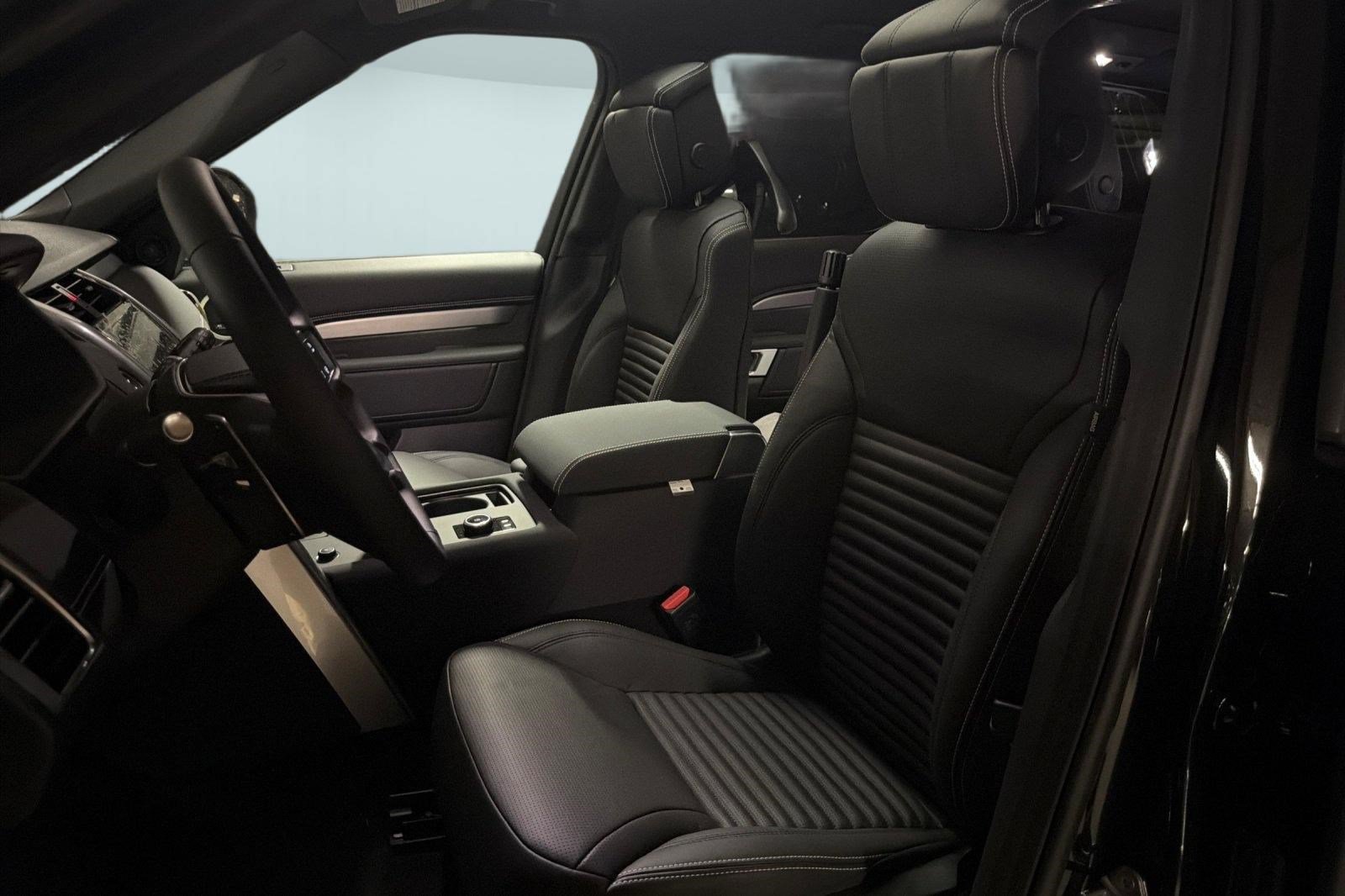 New 2026 Land Rover Discovery Limited Edition AWD/4WD image 5