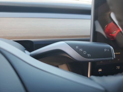 Used 2024 Tesla Model Y Performance image 24