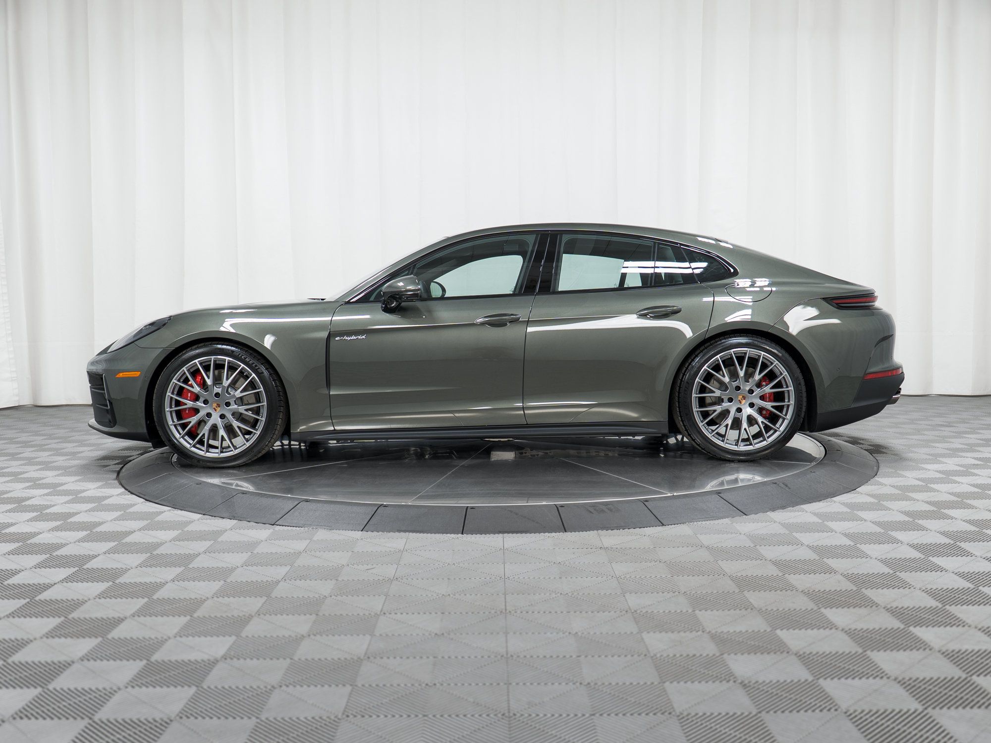 Used 2026 Porsche Panamera 4S AWD/4WD image 2