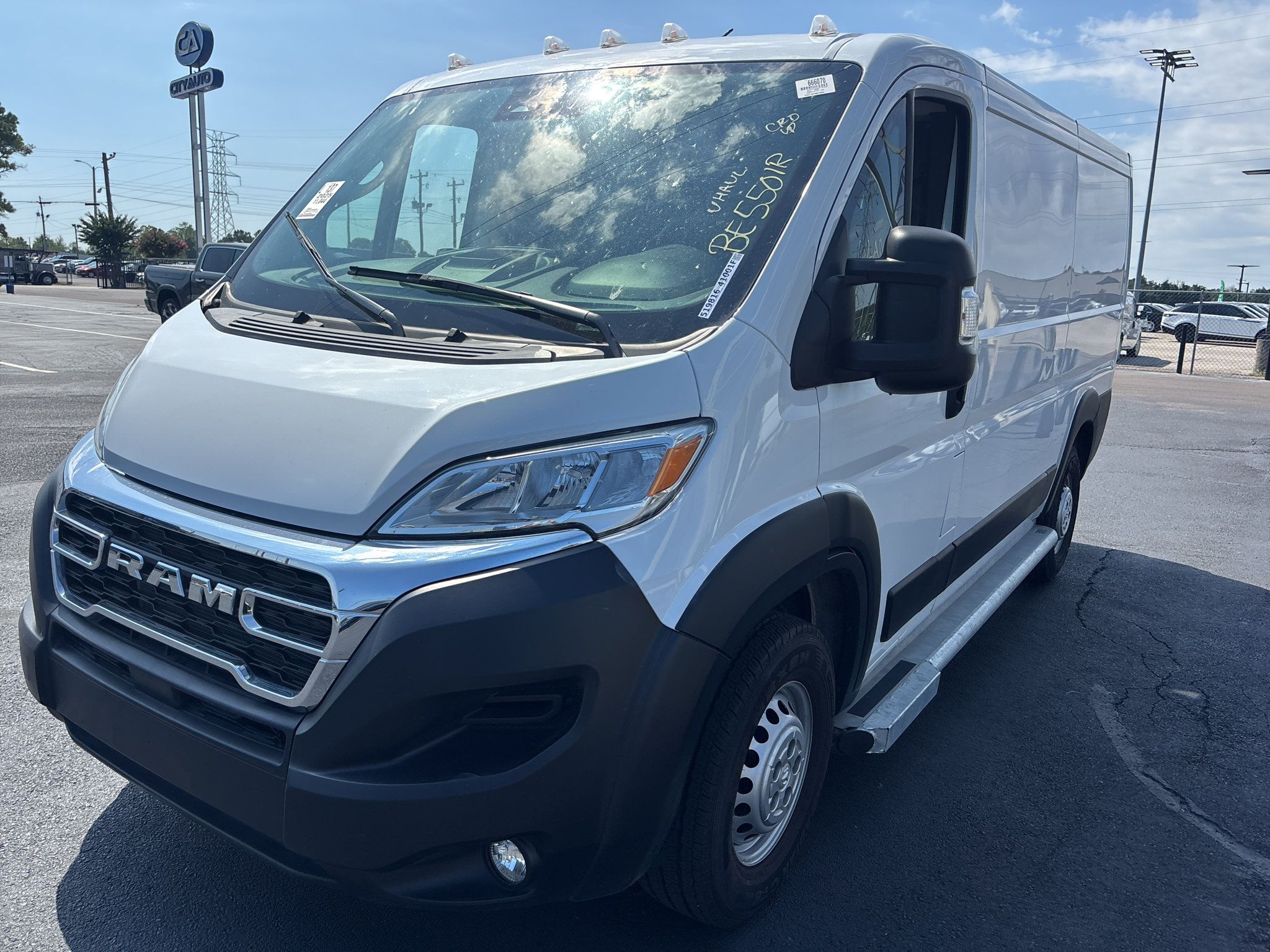 Used 2025 RAM ProMaster 2500 w/ U-Haul Equipment Group FWD image 3