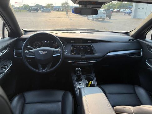 Used 2021 Cadillac XT4 Premium Luxury w/ Sun And Sound Package AWD/4WD image 23