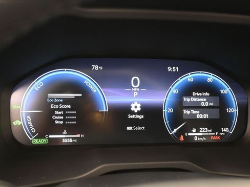 Used 2025 Toyota RAV4 Limited w/ Advanced Technology Package AWD/4WD image 27