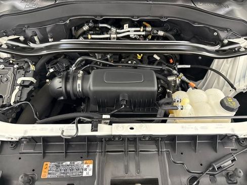 Used 2023 Ford Explorer Limited image 35