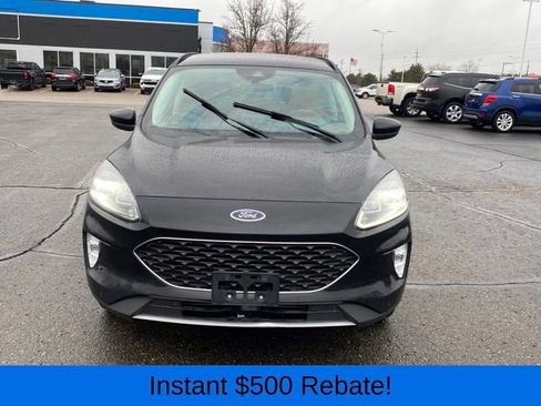 Used 2022 Ford Escape Titanium image 2