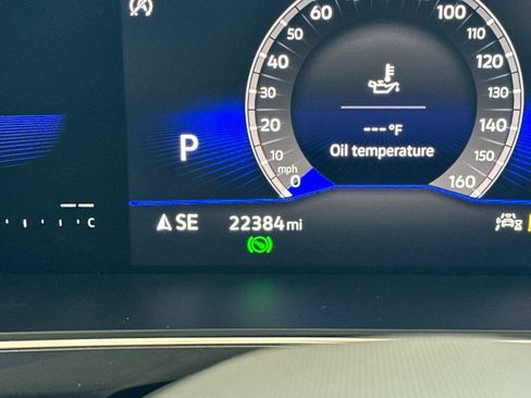 Used 2023 Volkswagen Tiguan SE w/ Panoramic Sunroof Package FWD image 27