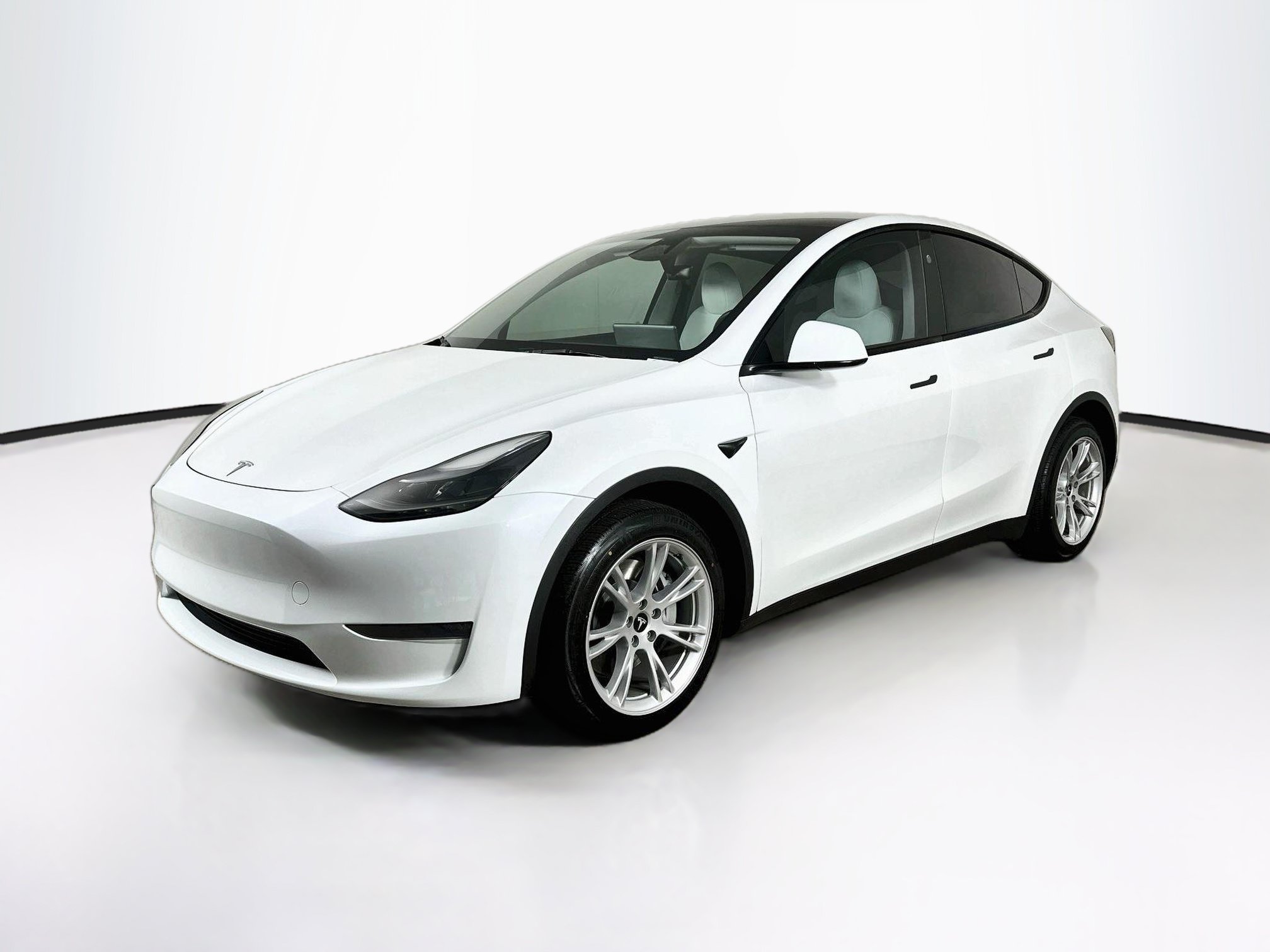 Used 2024 Tesla Model Y Long Range AWD/4WD image 3