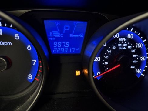 Used 2010 Hyundai Tucson GLS w/ Popular Equipment Pkg 2 FWD image 38
