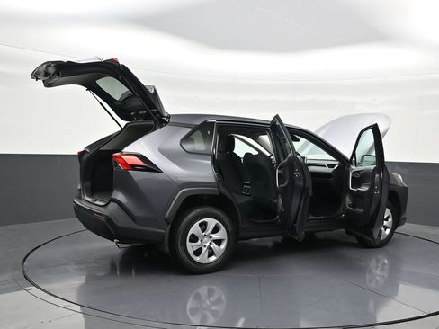 Used 2024 Toyota RAV4 LE image 31