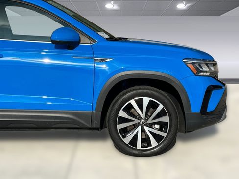 Used 2023 Volkswagen Taos SE w/ Panoramic Sunroof Package image 34