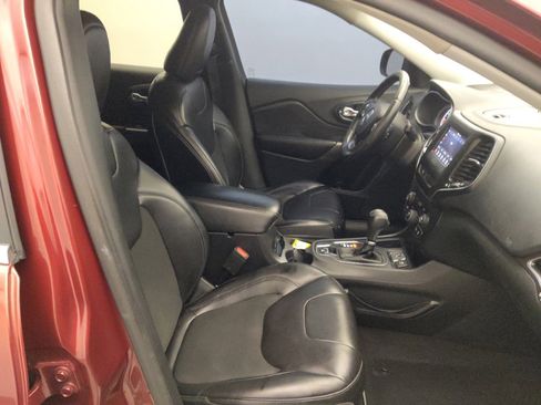 Used 2019 Jeep Cherokee Latitude Plus FWD image 21