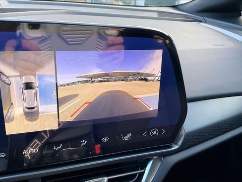 Used 2025 Chevrolet Equinox EV LT w/ Comfort Package image 26