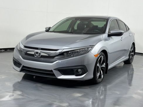 Used 2017 Honda Civic Touring image 9