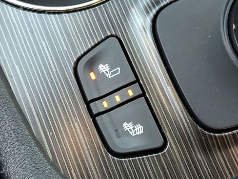 Used 2020 GMC Acadia SLT image 24