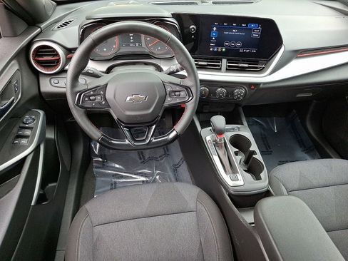 Certified 2025 Chevrolet Trax RS w/ Driver Confidence Package FWD image 11