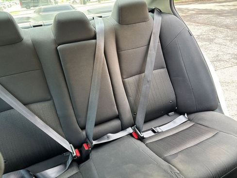 Used 2025 Nissan Altima 2.5 SV FWD image 32