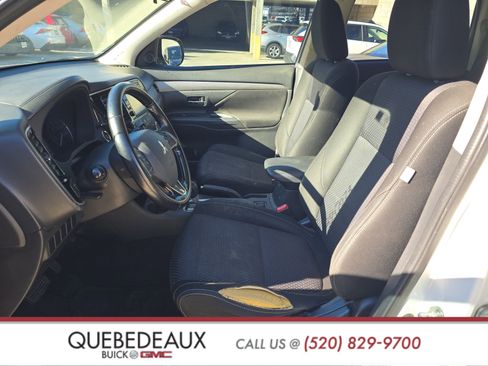 Used 2016 Mitsubishi Outlander SE image 7