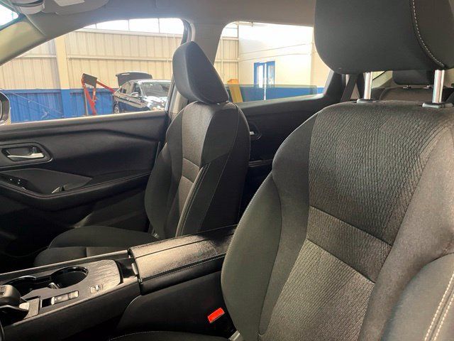 Used 2025 Nissan Rogue SV FWD image 23