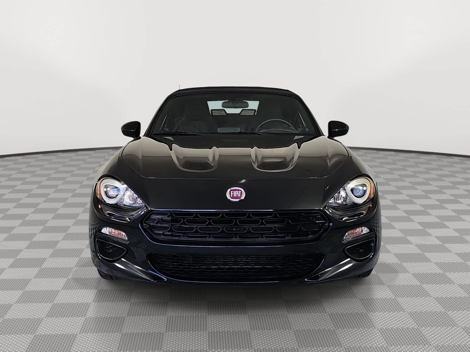 Used 2018 FIAT 124 Spider Classica w/ Technology & Siriusxm Group RWD image 3