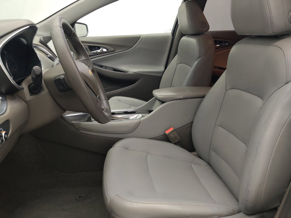 Used 2017 Chevrolet Malibu LT w/ Leather Package FWD image 17
