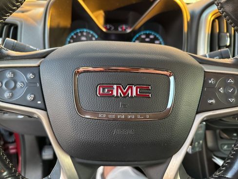 Used 2019 GMC Canyon Denali image 8