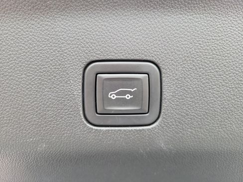 Used 2024 Cadillac Escalade Luxury w/ LPO, Floor Liner Package AWD/4WD image 8