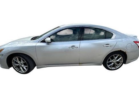 Used 2010 Nissan Maxima 3.5 SV w/ Sport Pkg FWD image 2