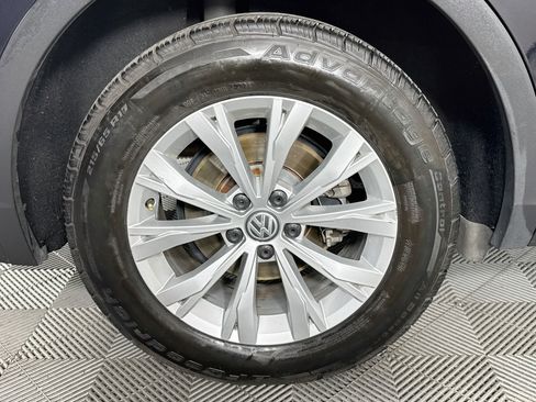 Used 2019 Volkswagen Tiguan SE w/ Panoramic Sunroof Package FWD image 31