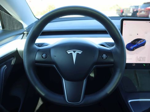 Used 2023 Tesla Model 3 Standard Range image 14