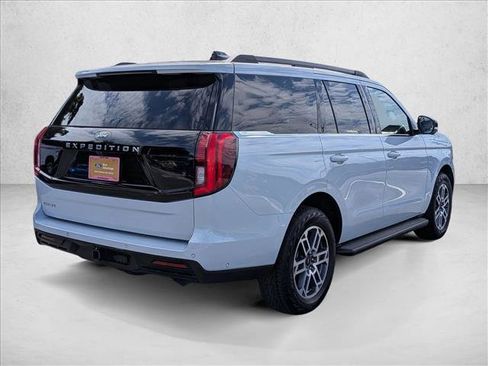 Certified 2025 Ford Expedition Active AWD/4WD image 5